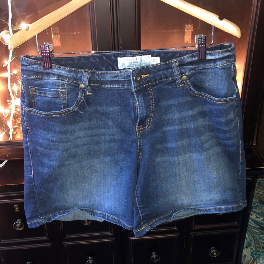 Torrid shorts (Like new)